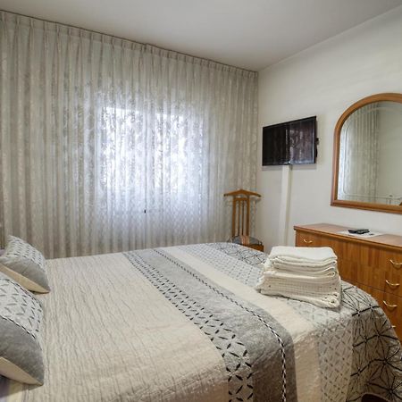 Apartamento Muy Amplio, Con Wifi Y A 12 Minutos Del Centro Gijon Luaran gambar