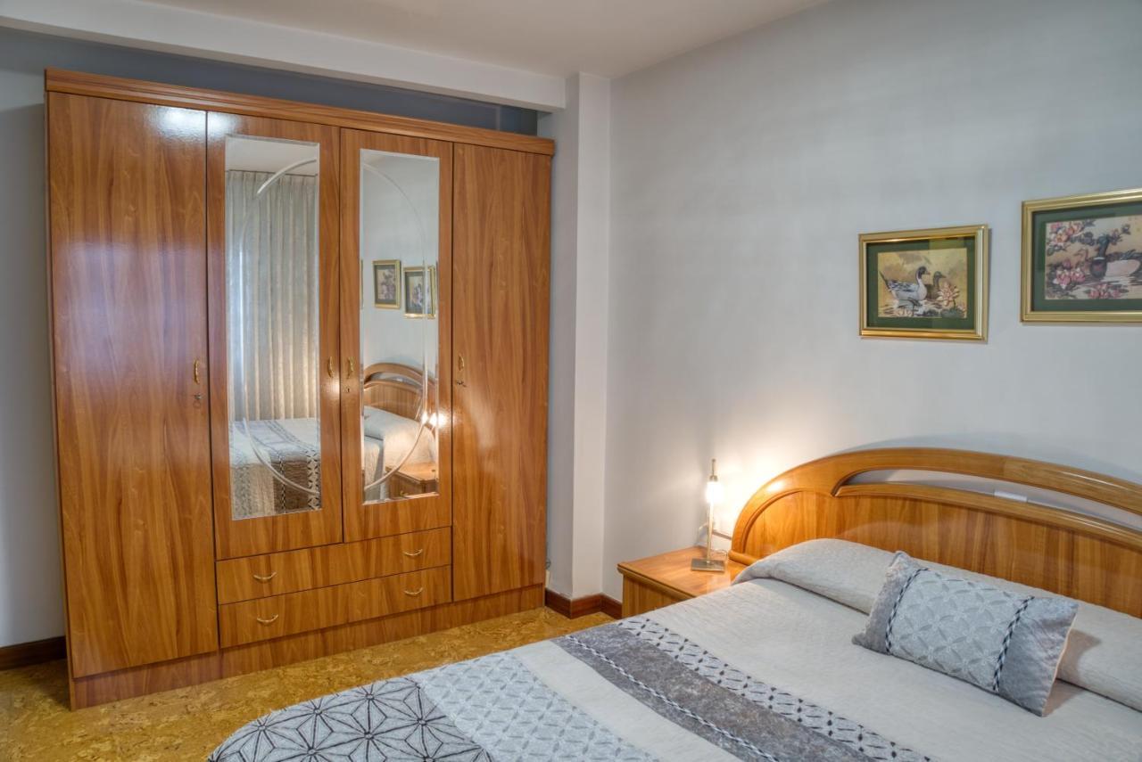 Apartamento Muy Amplio, Con Wifi Y A 12 Minutos Del Centro Gijon Luaran gambar