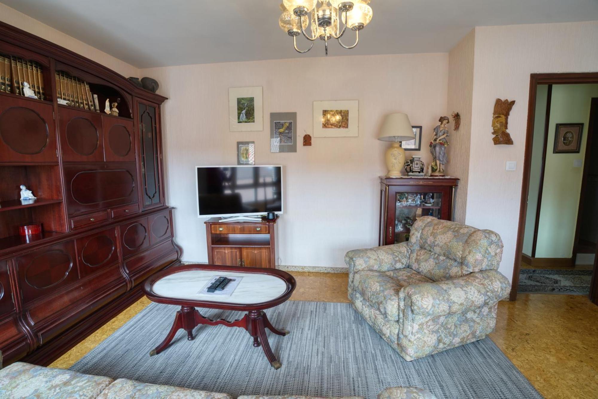 Apartamento Muy Amplio, Con Wifi Y A 12 Minutos Del Centro Gijon Luaran gambar