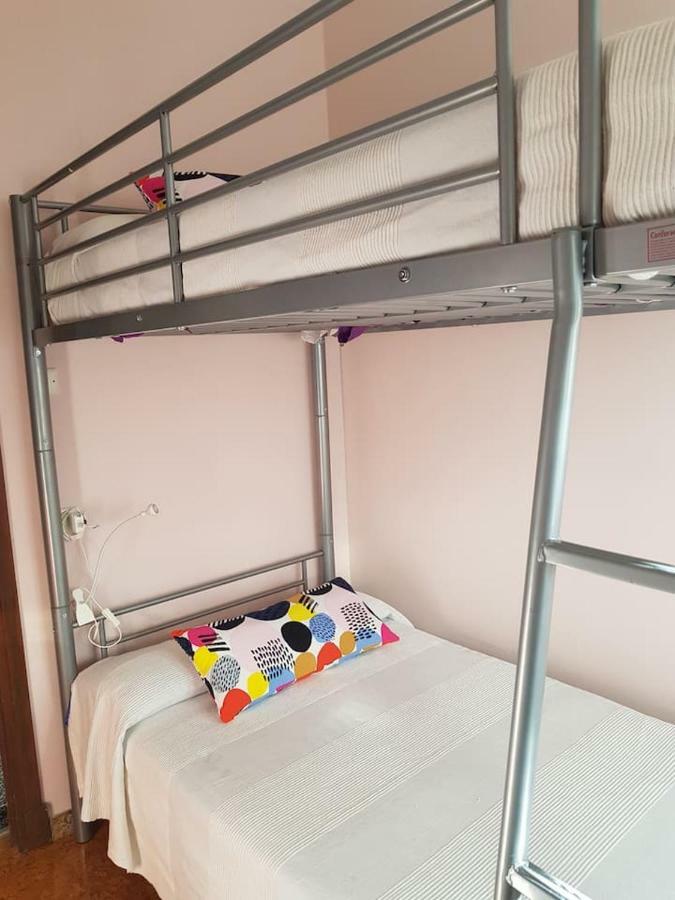 Apartamento Muy Amplio, Con Wifi Y A 12 Minutos Del Centro Gijon Luaran gambar